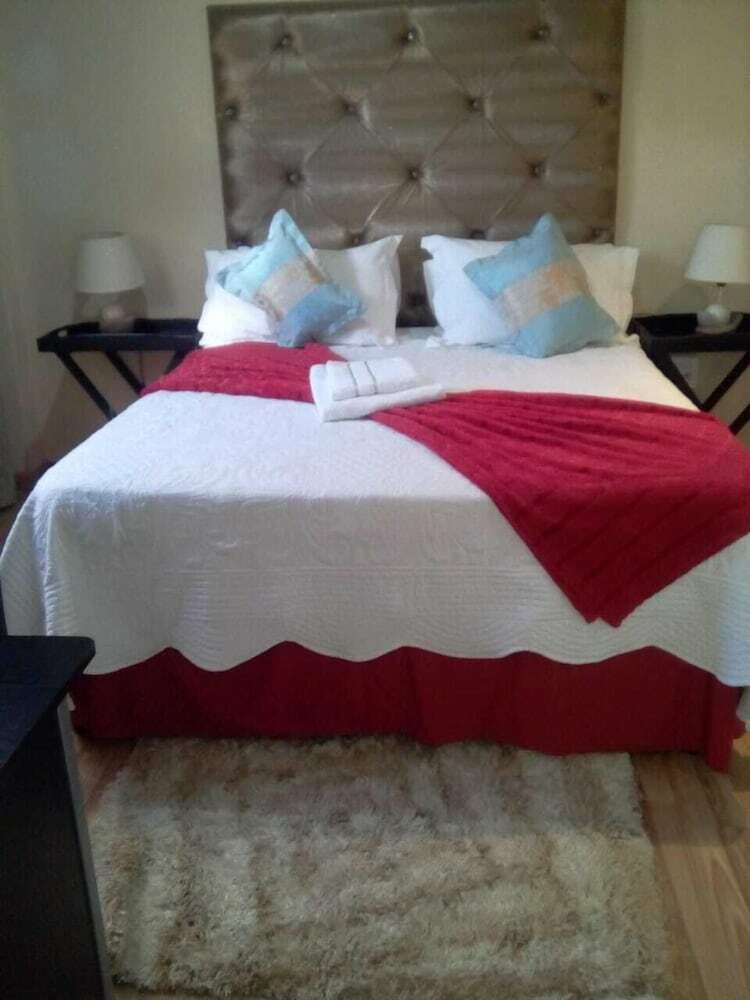 Hotel Up 2 Date Guest House