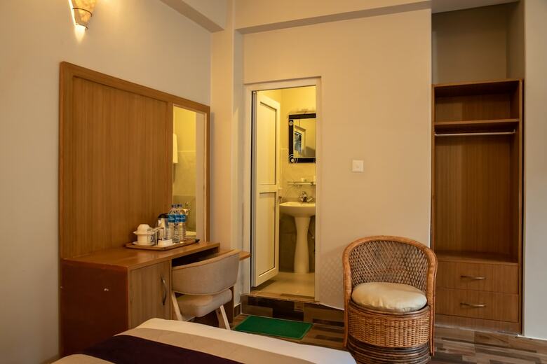 Hotel Busy Bee Resort Pokhara
