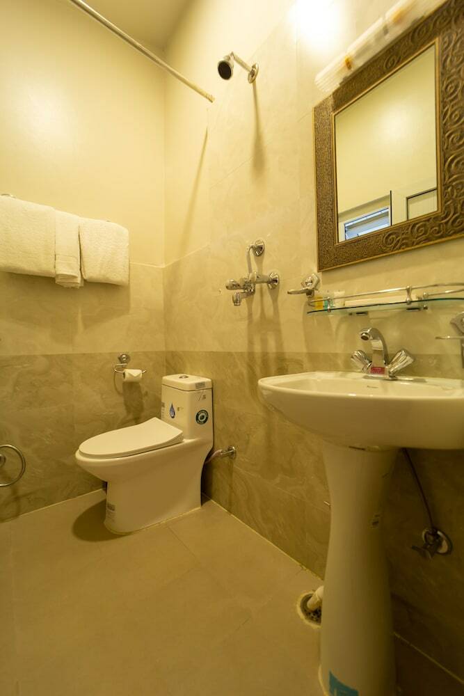 Hotel Busy Bee Resort Pokhara