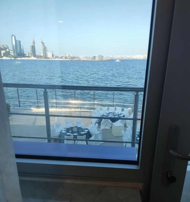 Yacht Club Hotel