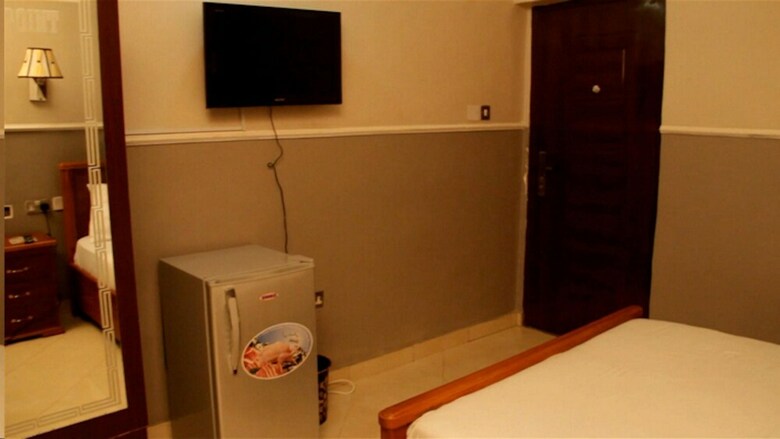 Hi Point Hotel & Suites