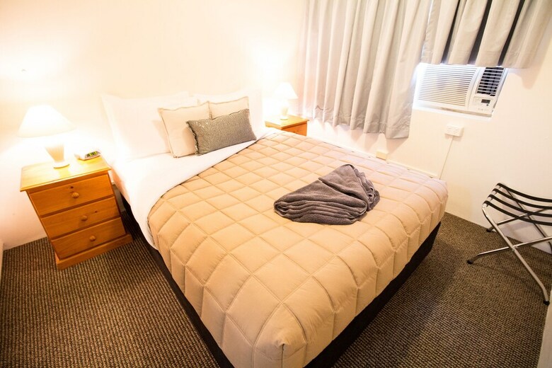 Aabon Apartments & Motel