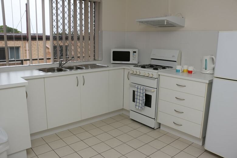 Aabon Apartments & Motel