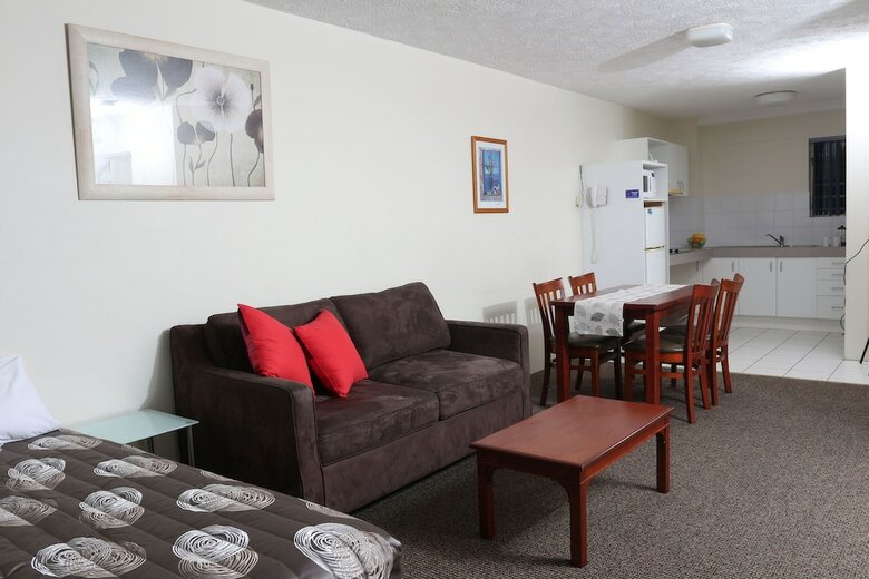 Aabon Apartments & Motel