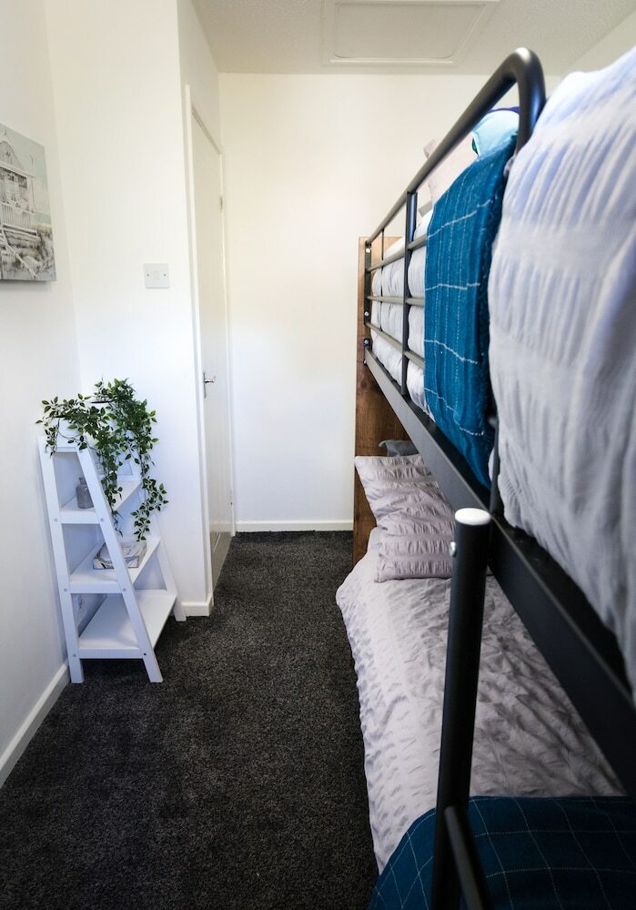 Ideal Home Next To Queens Park - Manchester