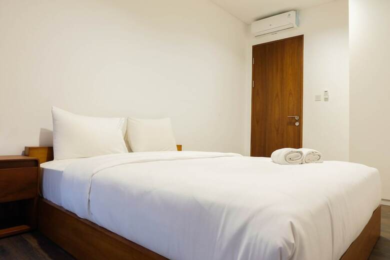 Spacious Elegant 3br Veranda Residence @ Puri Apartment
