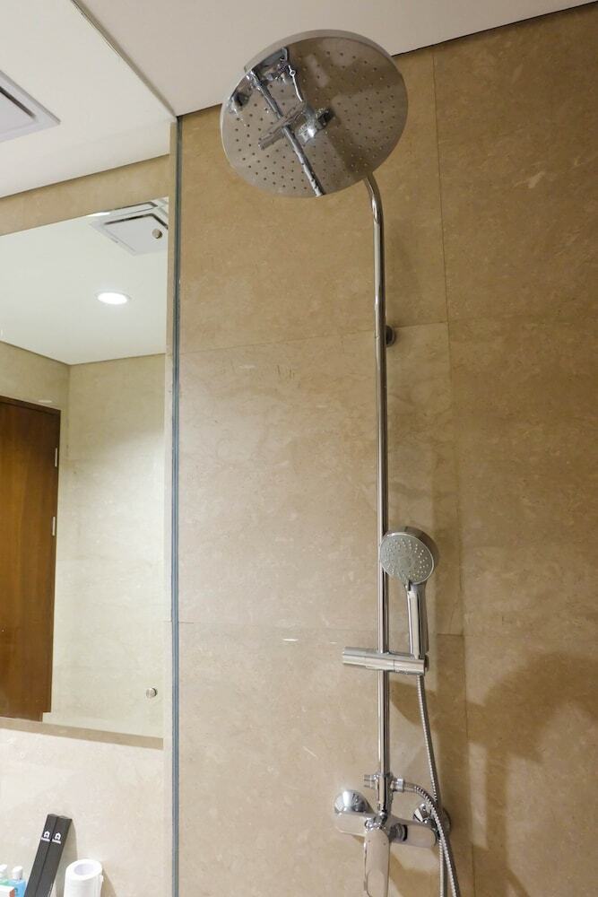 Spacious Elegant 3br Veranda Residence @ Puri Apartment