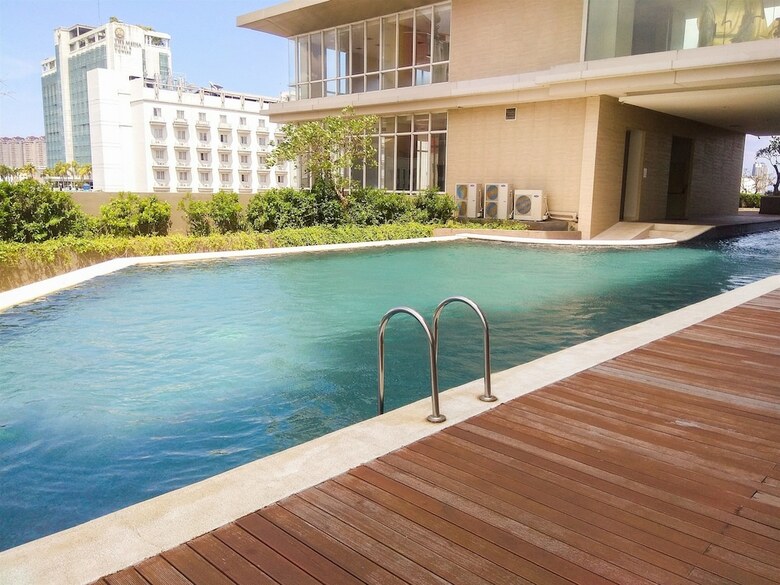 Exclusive 2br Apartment At Elpis Residence