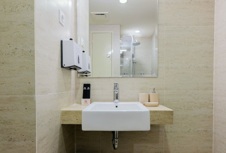 Elegant 1br Apartment At The Accent Condominium