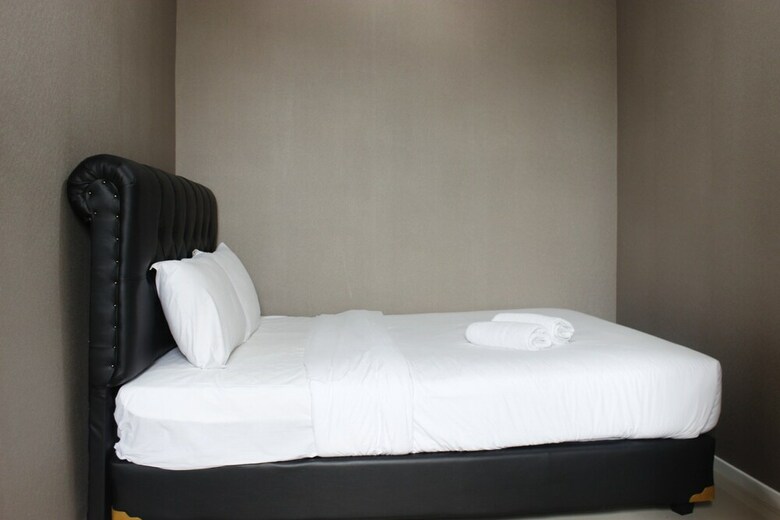 Strategic 2br Parahyangan Residence Apartment