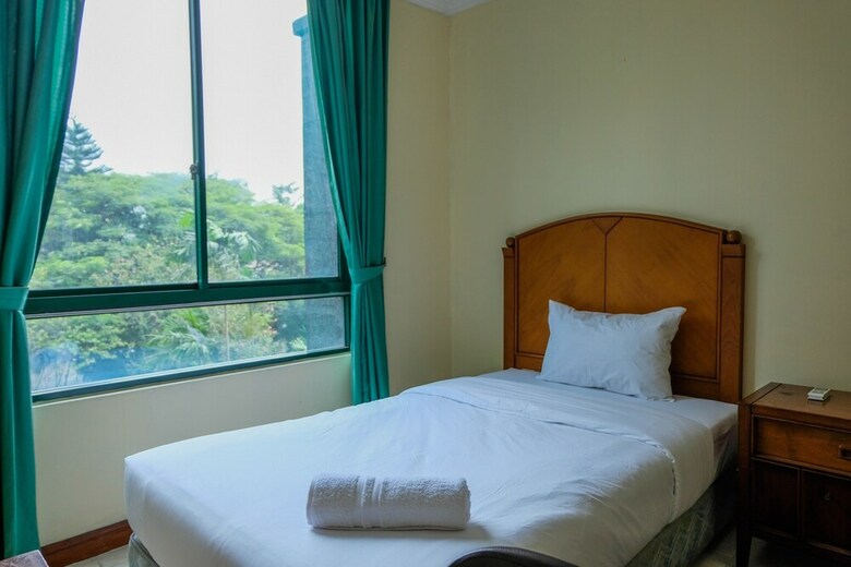3br With Pool View At Permata Gandaria Apartment