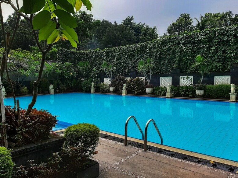 3br With Pool View At Permata Gandaria Apartment