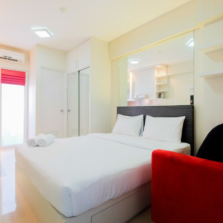Nice Studio At Green Pramuka Apartment