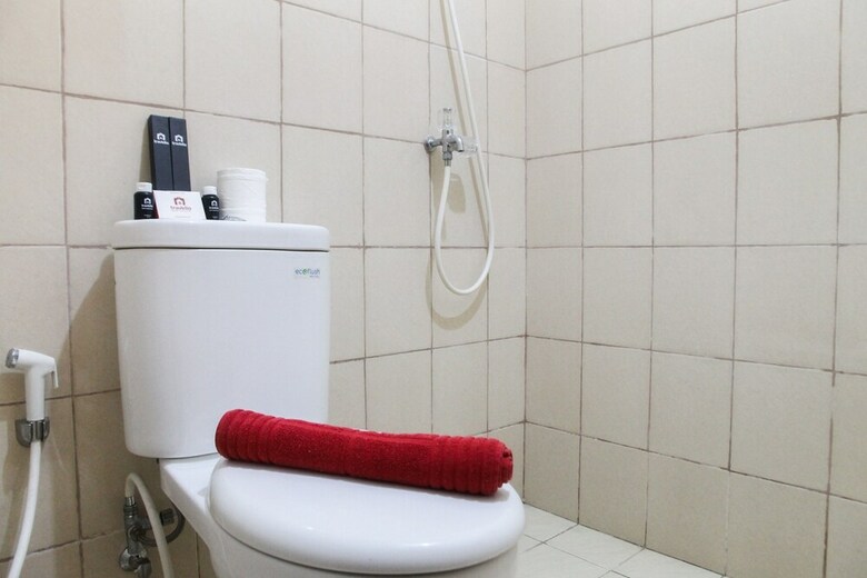 Homey Studio Tifolia Apartment