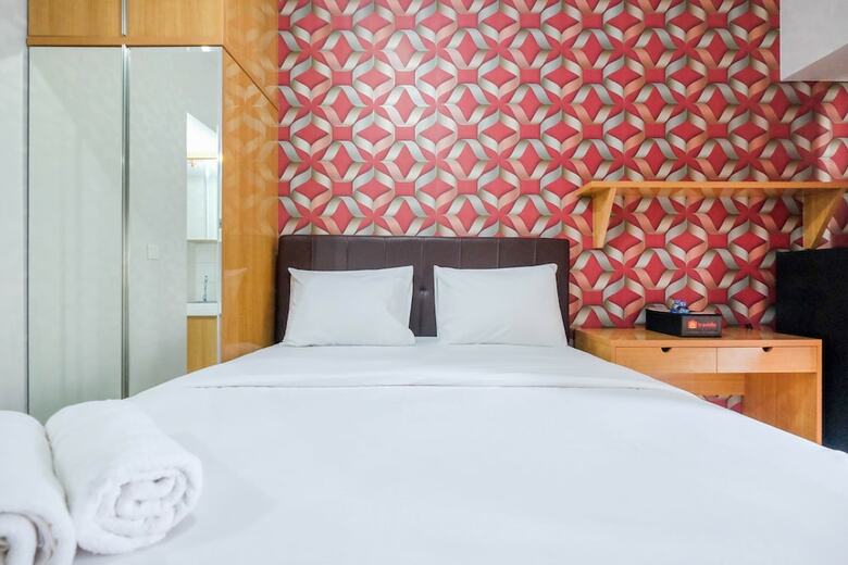 Elegant Studio Room The Springlake Summarecon Apartment