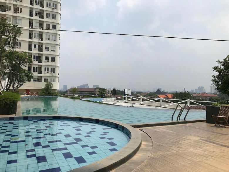 Compact And Artsy Studio Cinere Bellevue Apartment