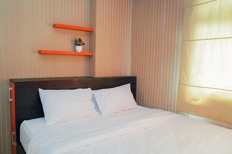 Comfy And Clean 2br Green Pramuka Apartment