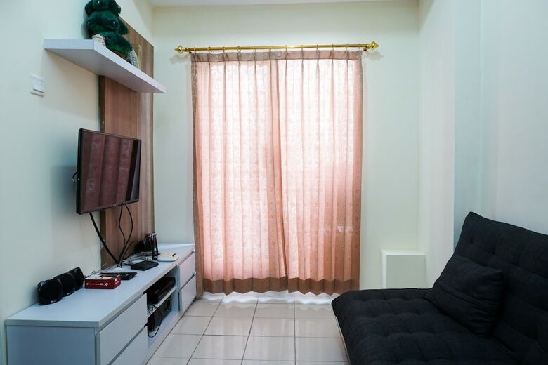 Spacious 1br Puri Park View Apartment