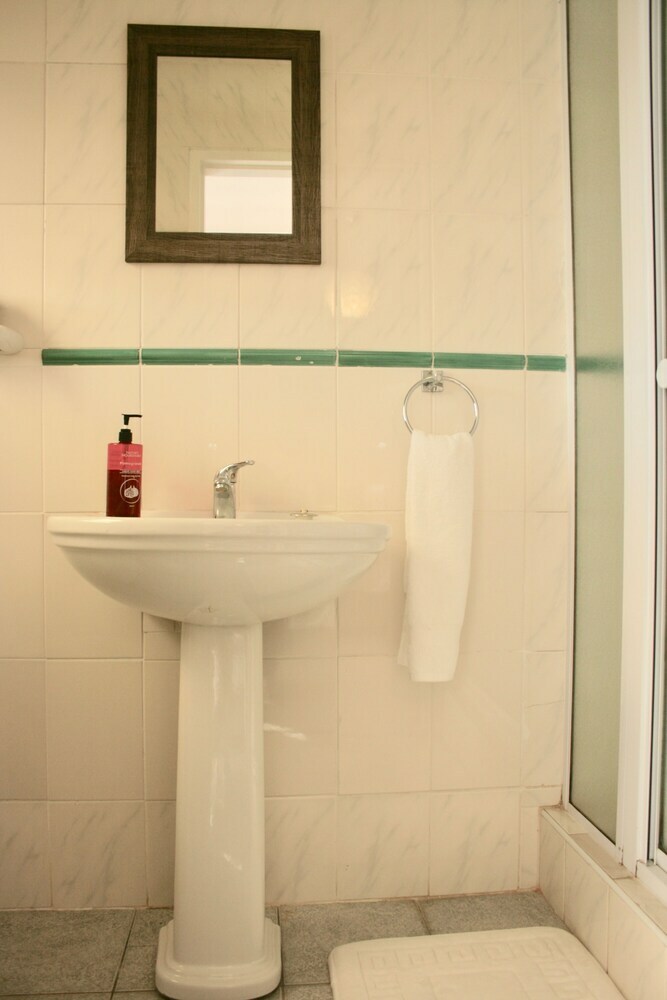 Hotel Blouberg Guest Suites