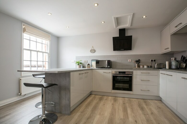 Castle Street Apartment