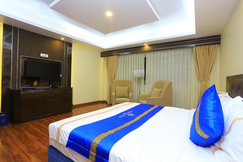 Palette - Shangrila Blu Hotel