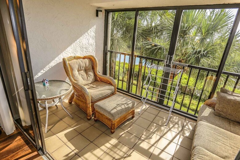 Bay Village 204