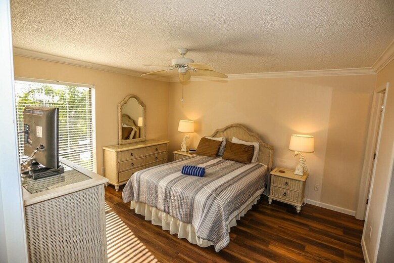 Bay Village 204