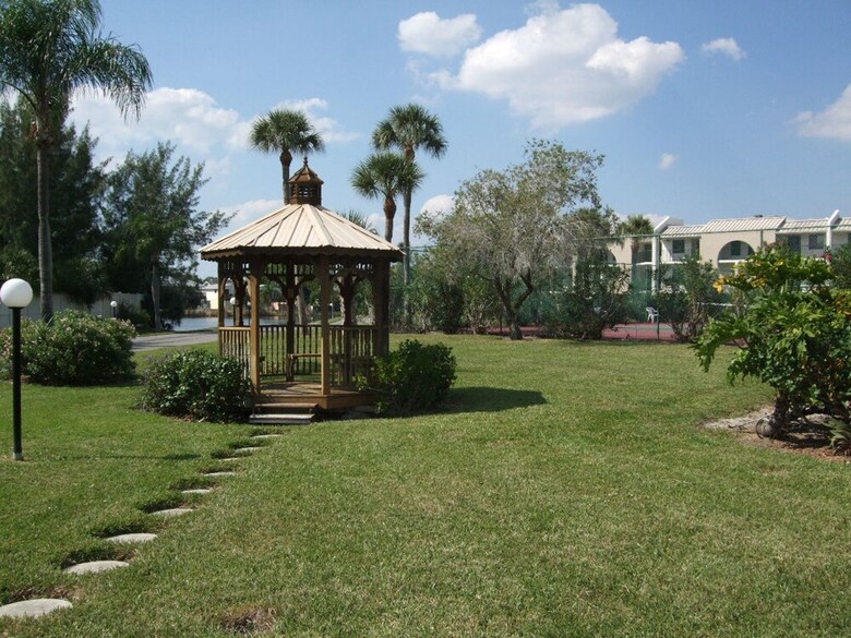 Bay Village 204