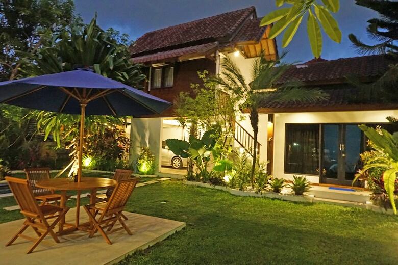 Bed & Breakfast Villa Coconut Spring Canggu