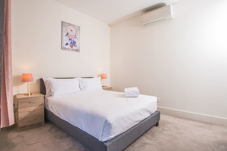 Relaxing Parramatta Apartment With Parking