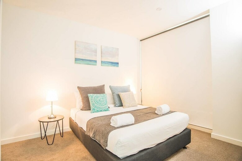Modern And Chic Apartment Next To Parramatta Station