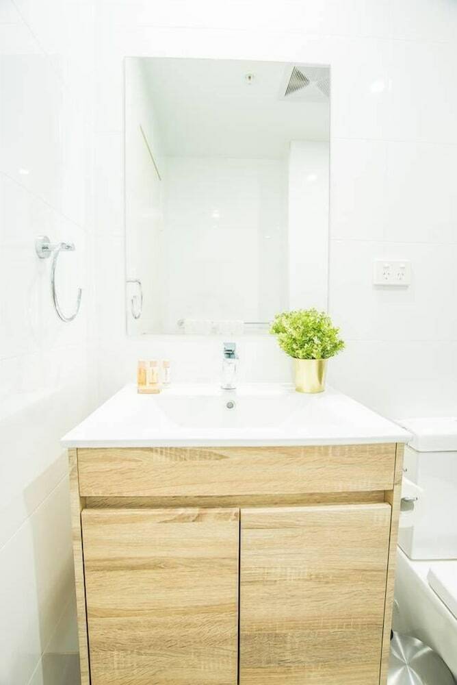 Modern And Chic Apartment Next To Parramatta Station