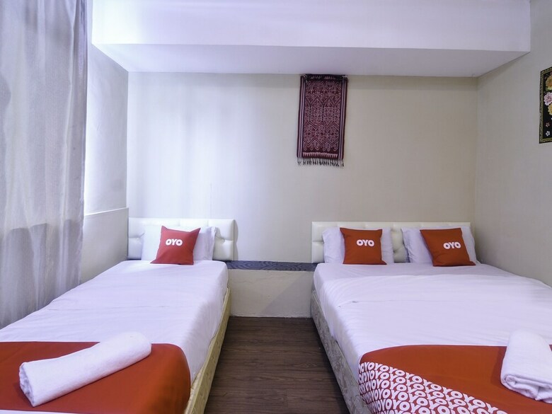 Hotel Oyo 44017 Lc Premium Stay