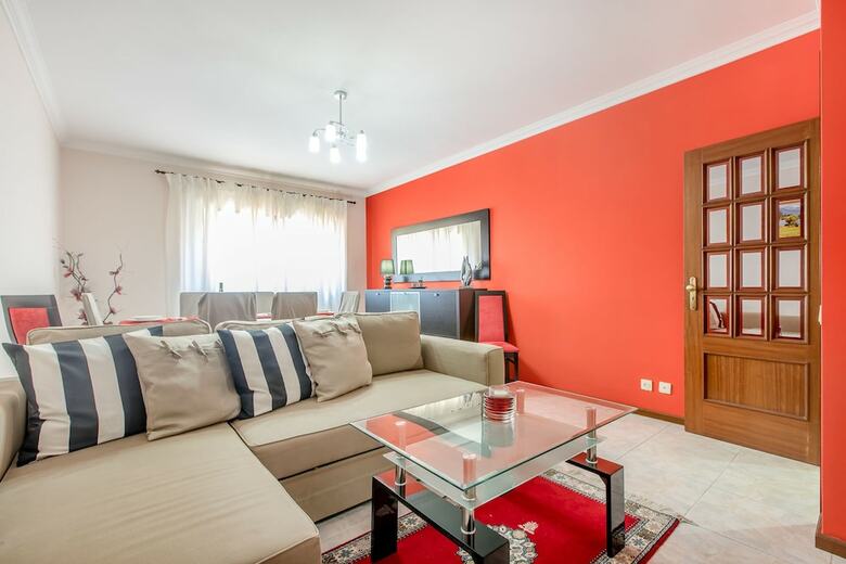 Espinho Family Stays Apartment