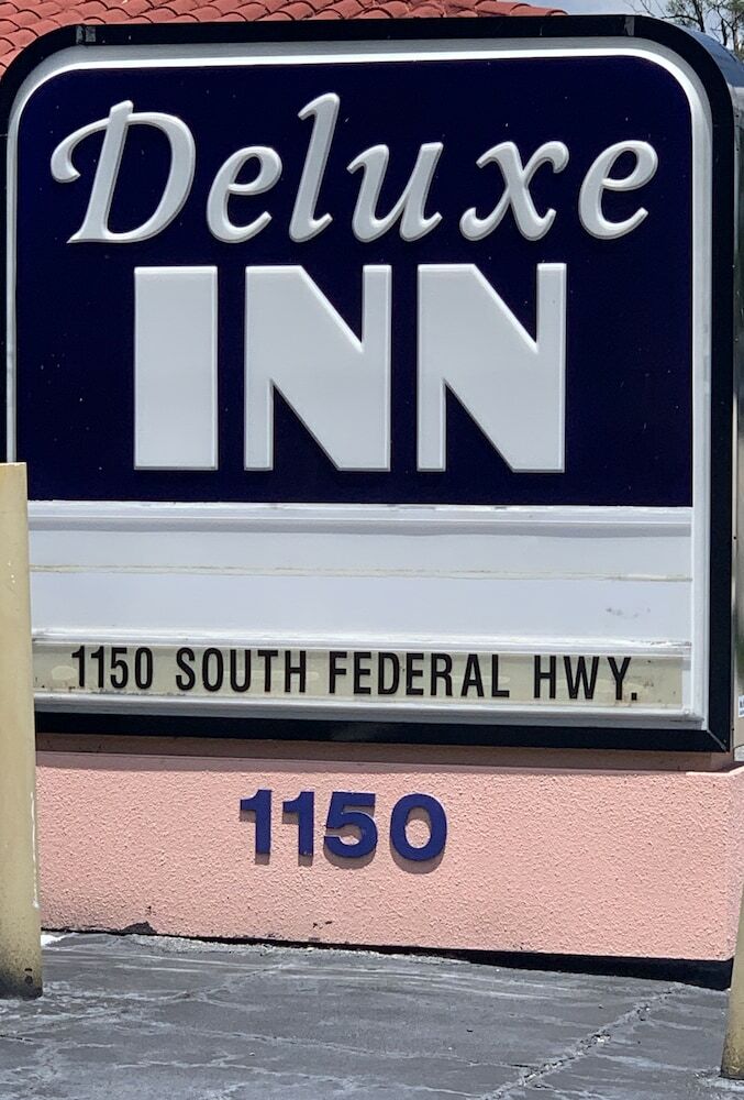Motel Deluxe Inn