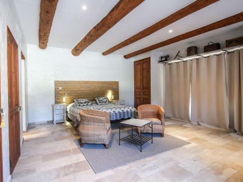 Holiday Home Mas Coucourelle Chateaurenard