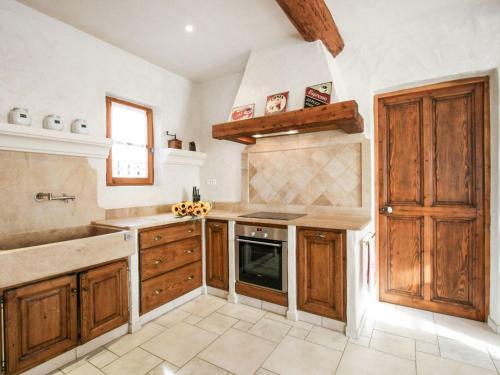 Holiday Home Mas Coucourelle Chateaurenard