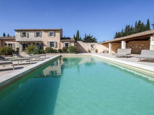 Holiday Home Mas Coucourelle Chateaurenard