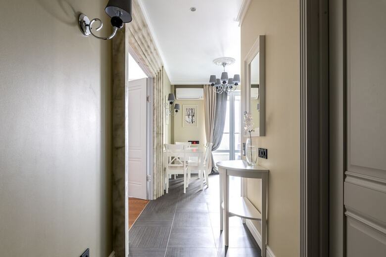 Apartments B. Sampsonievsky 4-6