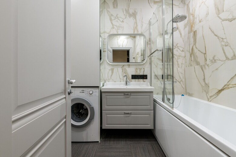 Apartments B. Sampsonievsky 4-6