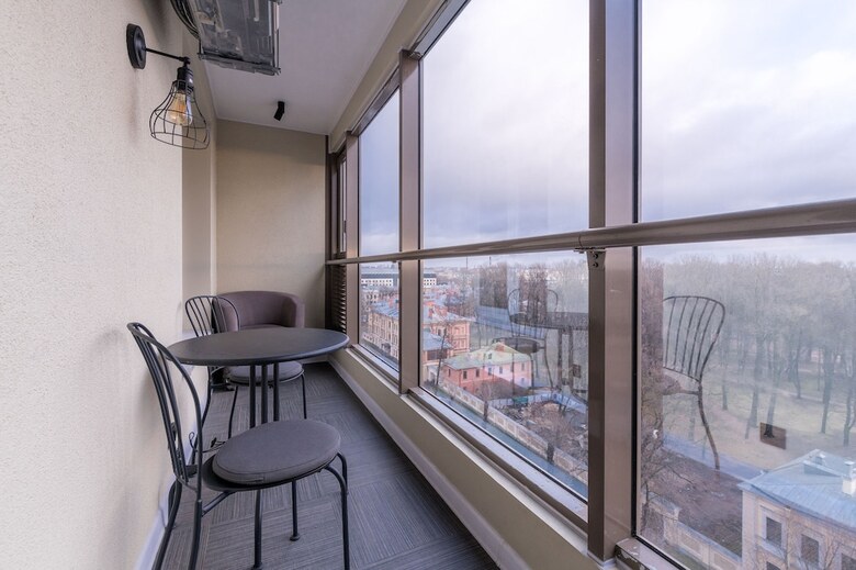 Apartments B. Sampsonievsky 4-6