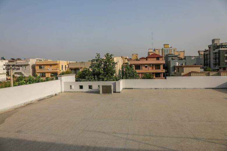 Hotel Monarch Residency