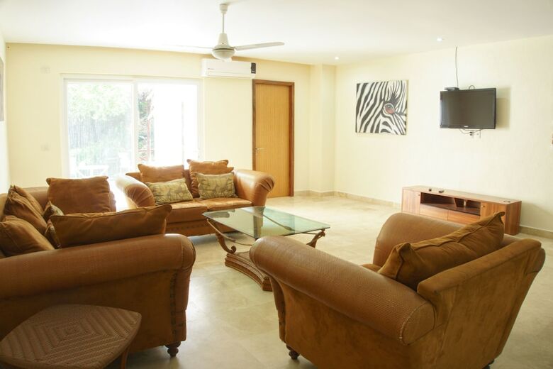 Hostal Pajaro de Fuego Pool & Terrace