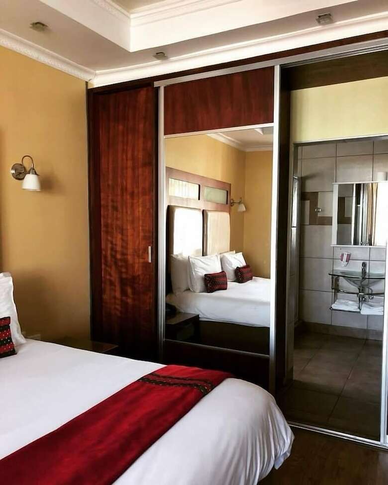 Mcdonalds Boutique Hotel
