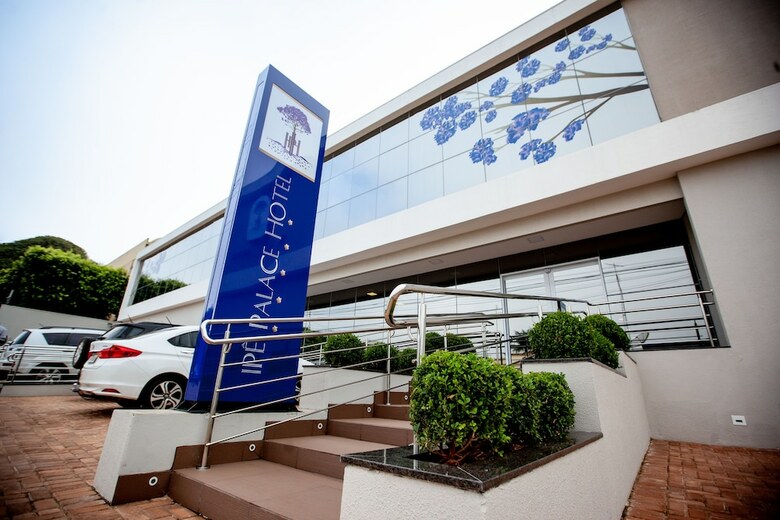 Ip� Palace Hotel