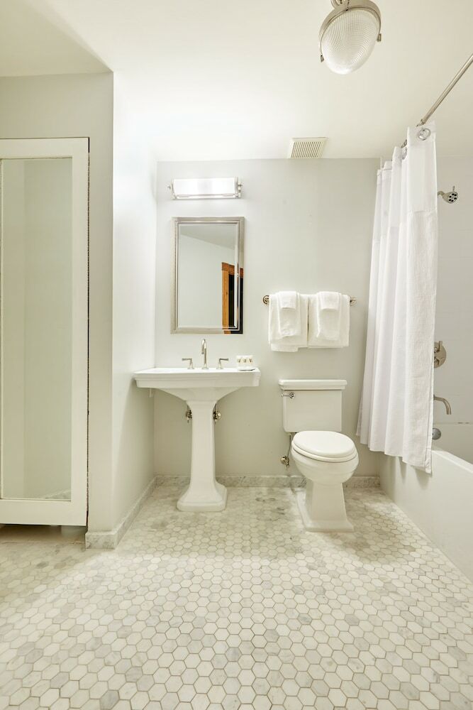 Sonder - Congress Apartments