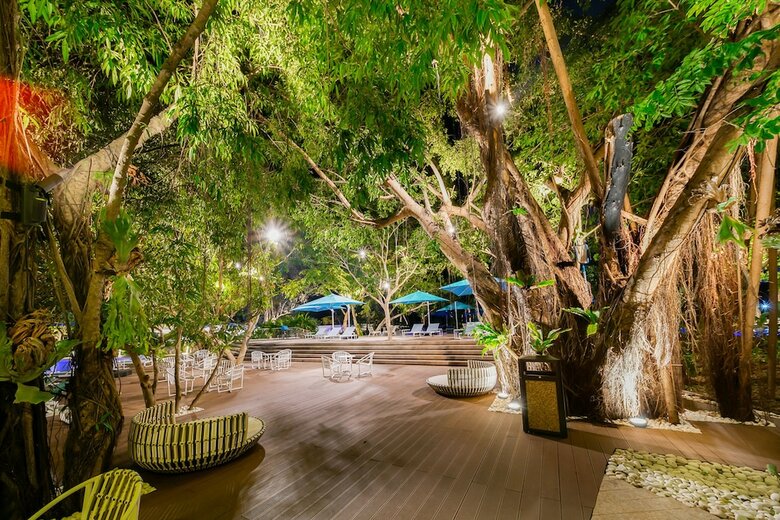 Hotel Tambuli Seaside Resort And Spa