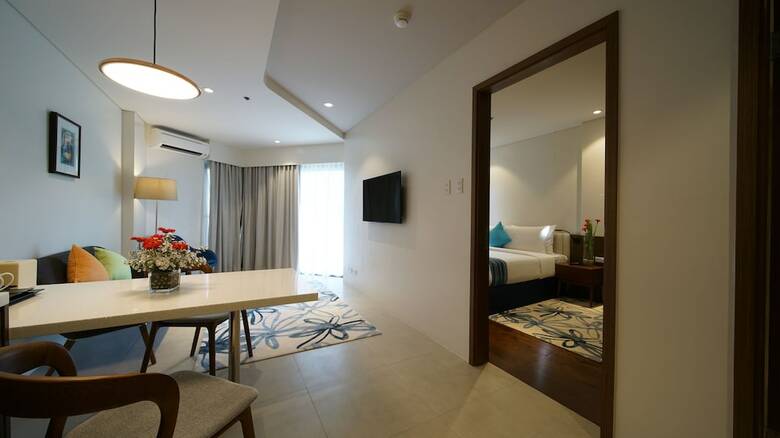 Hotel Tambuli Seaside Resort And Spa