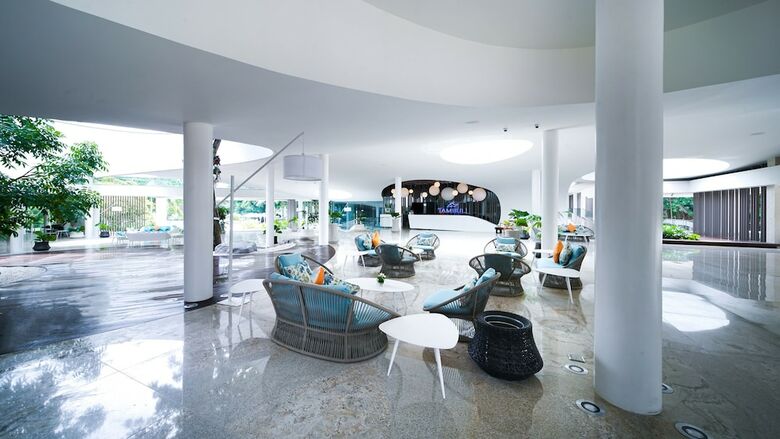 Hotel Tambuli Seaside Resort And Spa