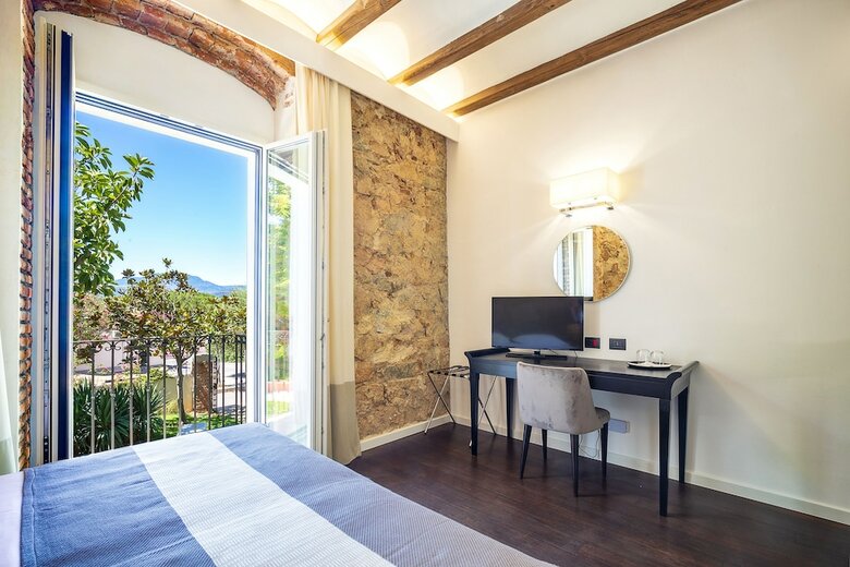 Posada Raphael Hotel